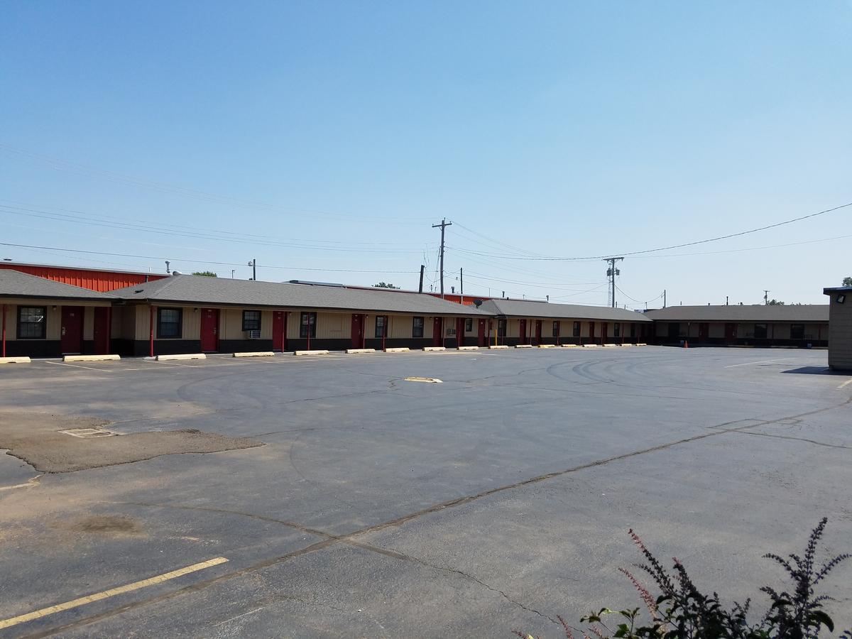 Budget Inn Chickasha Exterior photo